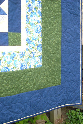 Free motion leaf quilting in th...